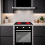 Kit Horno 60 litros con spiedo + Encimera vitrocerámica 4 quemadores + Campana retráctil - imagen 3